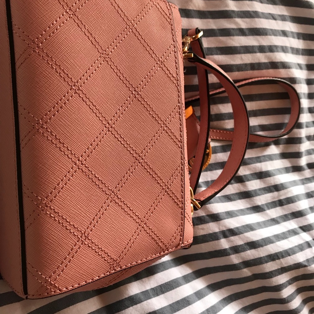 Mk Purse - Picture 6 of 6